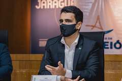 Prefeito JHC reafirma compromisso com as vítimas de afundamento do solo