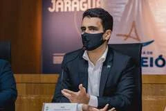 Prefeito JHC reafirma compromisso com as vítimas de afundamento do solo