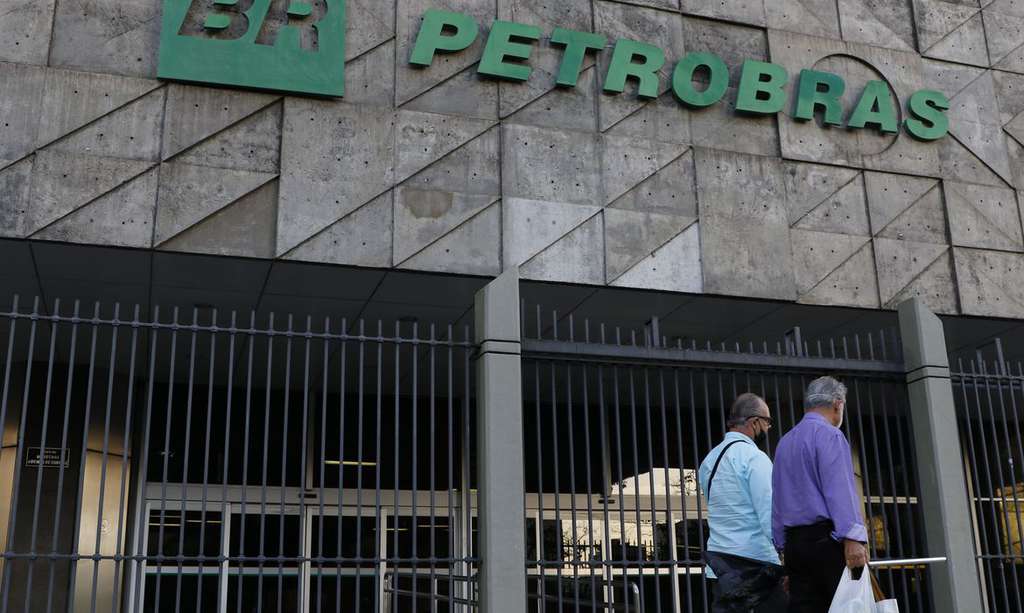 Petrobras anuncia distribuição de R$ 24 bilhões em dividendos