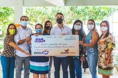 Governo de Alagoas entrega repasse do Rumo às Aulas para novas escolas da capital