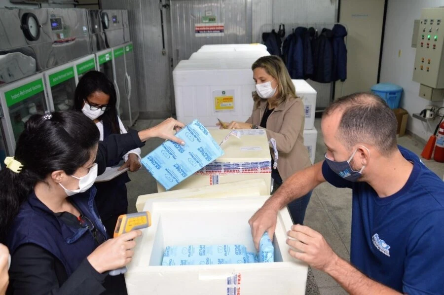 Alagoas recebe 100.950 doses de vacinas contra Covid-19