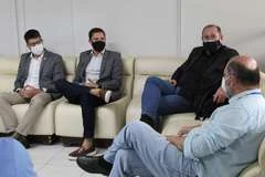 Prefeitura firma laços estratégicos com reitoria da Ufal