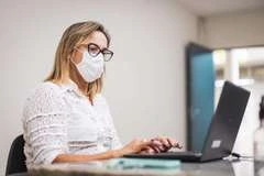 Professores efetivos e secretários escolares já podem solicitar recurso do Conecta Professor