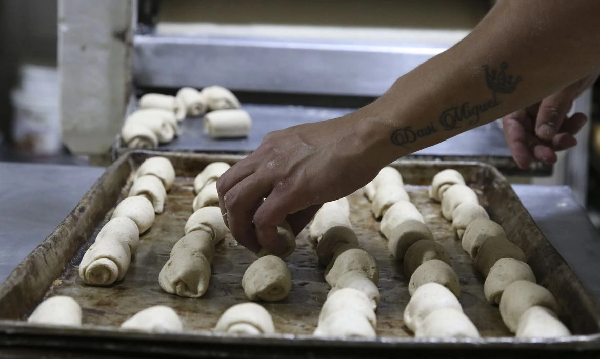 Inadimplência das micro e pequenas empresas cai 0,9% em agosto