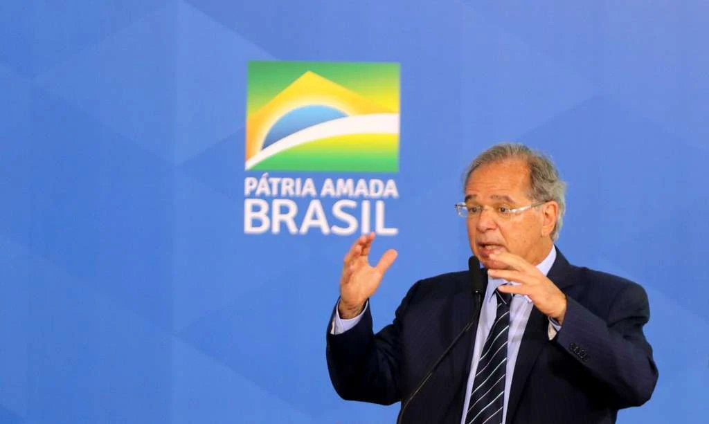 Prioridade zero é Bolsa Família de R$ 300, diz Paulo Guedes