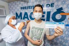 Maceió aplica 1ª, 2ª e 3ª doses de vacinas contra a Covid-19 neste domingo (26)