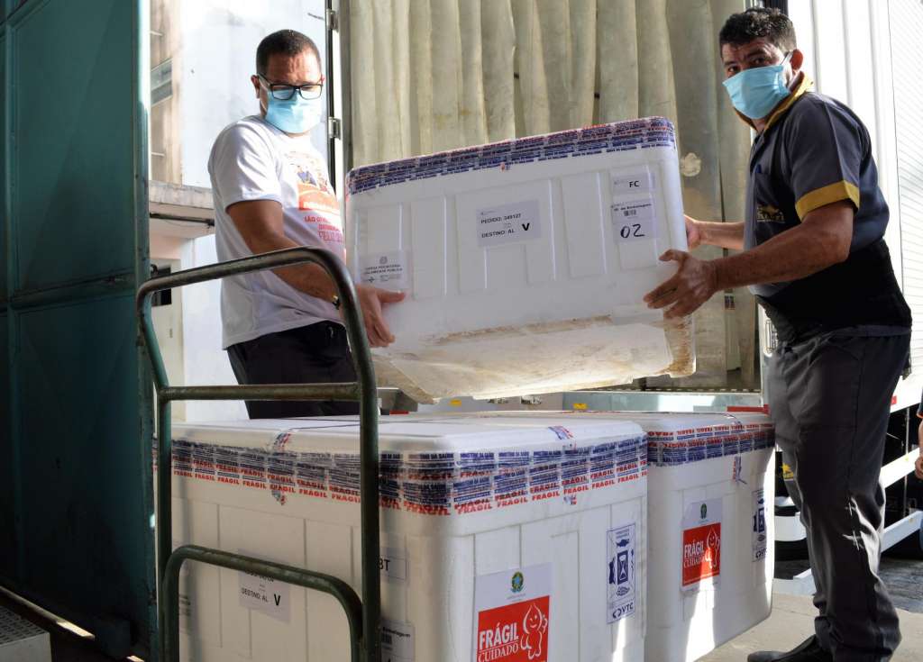 Covid-19: Alagoas recebe mais 57.330 doses da vacina Pfizer