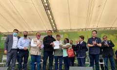 Bolsonaro entrega títulos de propriedade rural em São Paulo
