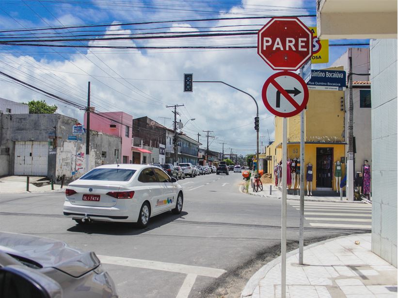 SMTT instala novo semáforo em cruzamento localizado na Pajuçara