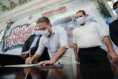 Renan Filho assina pacote de decretos tributários que beneficia, comércio e segmentos produtivos