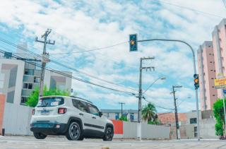 SMTT instala semáforo em cruzamento do Poço para reduzir acidentes