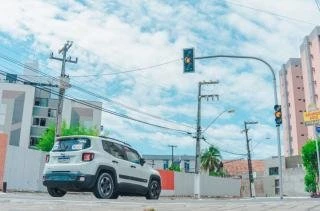 SMTT instala semáforo em cruzamento do Poço para reduzir acidentes