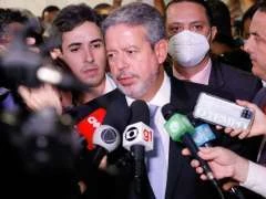 Lira quer votar urgência do piso salarial da enfermagem na próxima semana