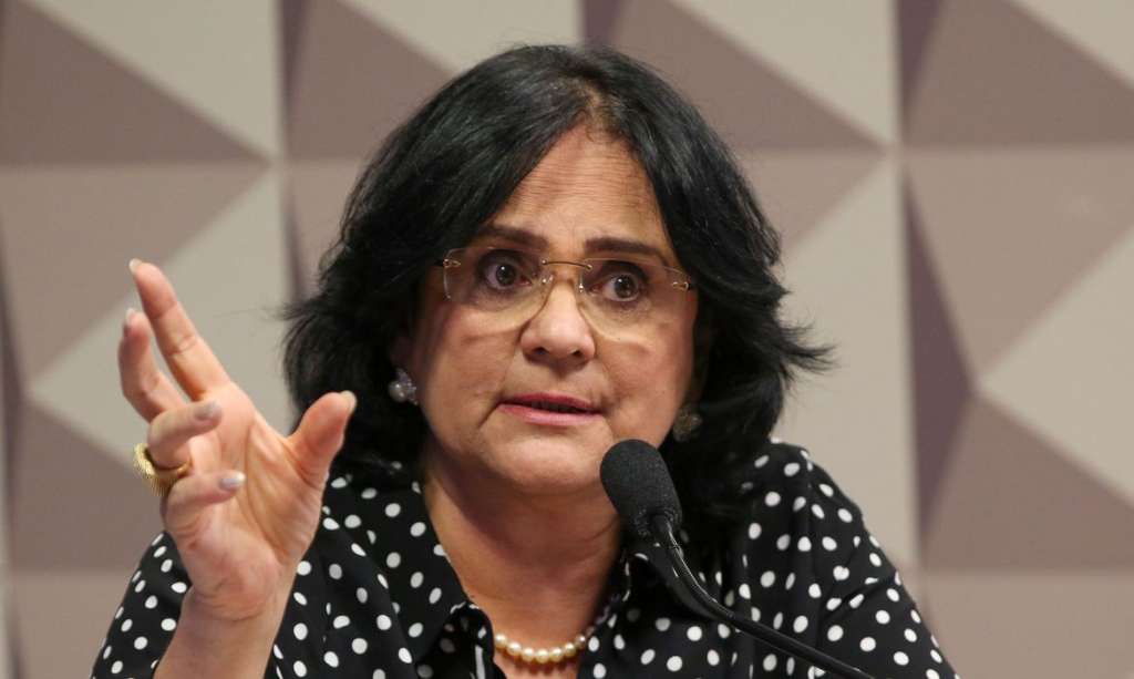 Nota sobre vacinação infantil foi deturpada, diz ministra