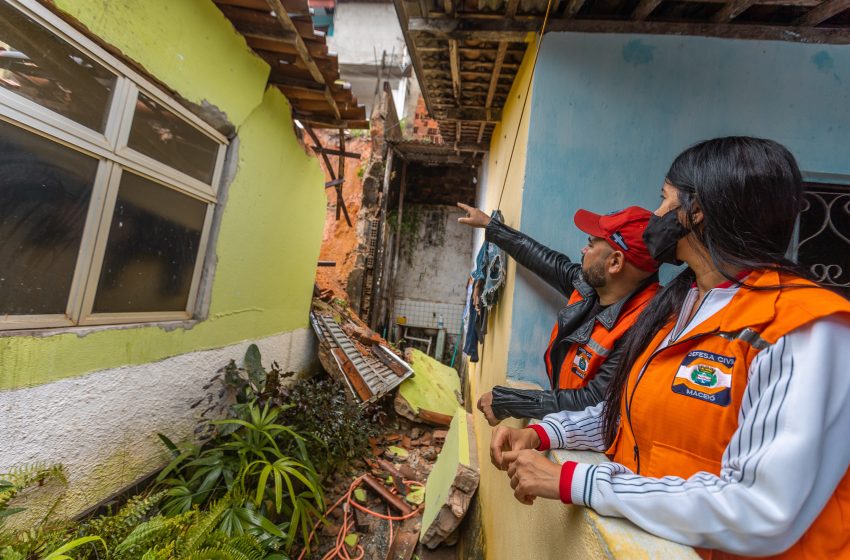 Prefeitura de Maceió presta assistência às famílias em locais com riscos de desabamento