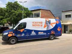 Castramóvel realiza triagem de cães e gatos nos bairros Guaxuma e Garça Torta