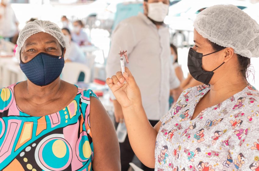 Pontos fixos de vacinação fecham nesta quinta (21) e funcionam na sexta-feira (22)