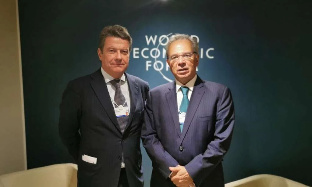 Ministro Guedes reforça confiança na economia e na democracia do país