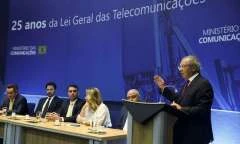 Brasil se recupera mesmo com turbulência internacional, diz ministro