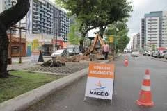 Prefeitura inicia manutenção em trecho de rede de drenagem na Amélia Rosa