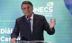 Bolsonaro diz que reajustará salário de servidores em 2023
