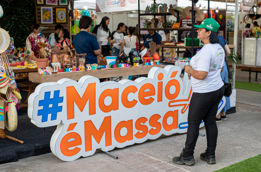 Economia Solidária conquista público durante exposição de artesanato