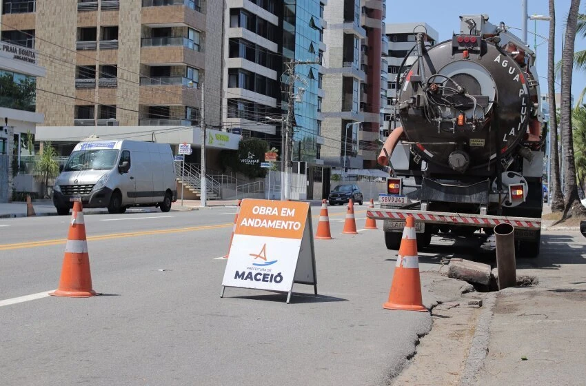 Prefeitura: Infraestrutura realiza limpeza e desobstrução de galeria pluvial na Pajuçara