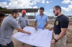Prefeito JHC vistoria obras de terminais de ônibus do Eustáquio Gomes e Village Campestre