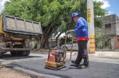 Mais de 100 ruas são beneficiadas com operação tapa-buraco