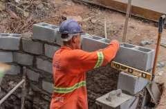 Brota na Grota leva serviços de infraestrutura para seis comunidades da capital