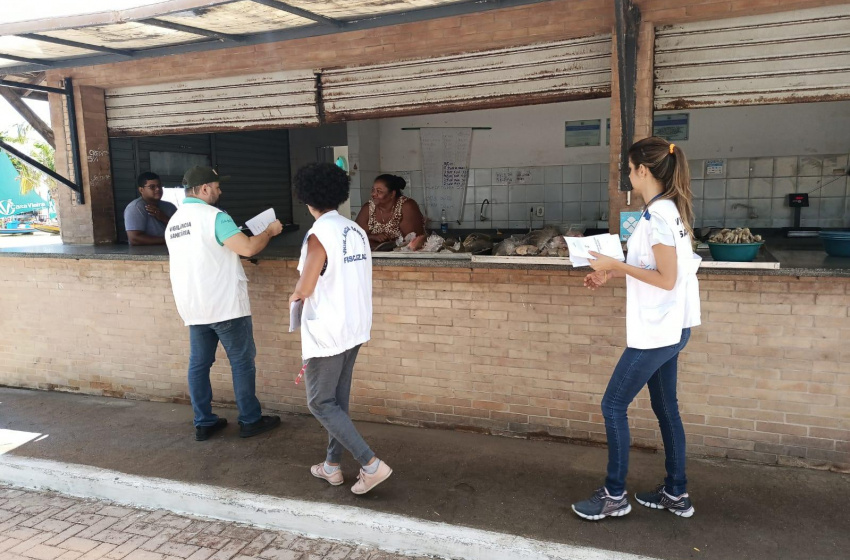 Vigilância Sanitária realiza ação educativa sobre boas práticas com a manipulação de pescados