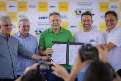 Paulo Dantas e ministro Renan Filho assinam convênio para recuperação de rodovias estaduais