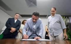 Governador assina decretos para empresas que irão investir mais de R$ 98 milhões em AL