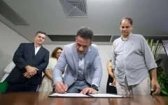 Governador assina decretos para empresas que irão investir mais de R$ 98 milhões em AL