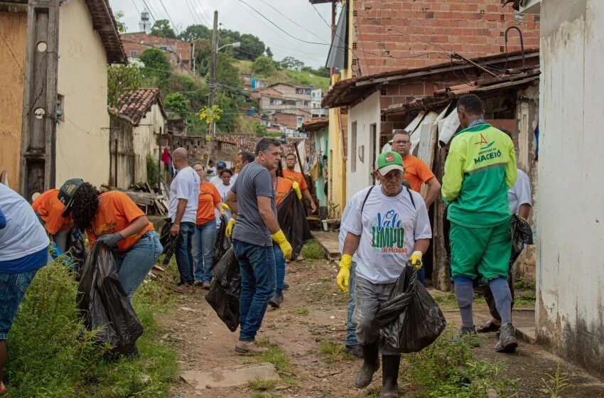 Mutirão de limpeza proporciona conforto e bem-estar para moradores do Reginaldo