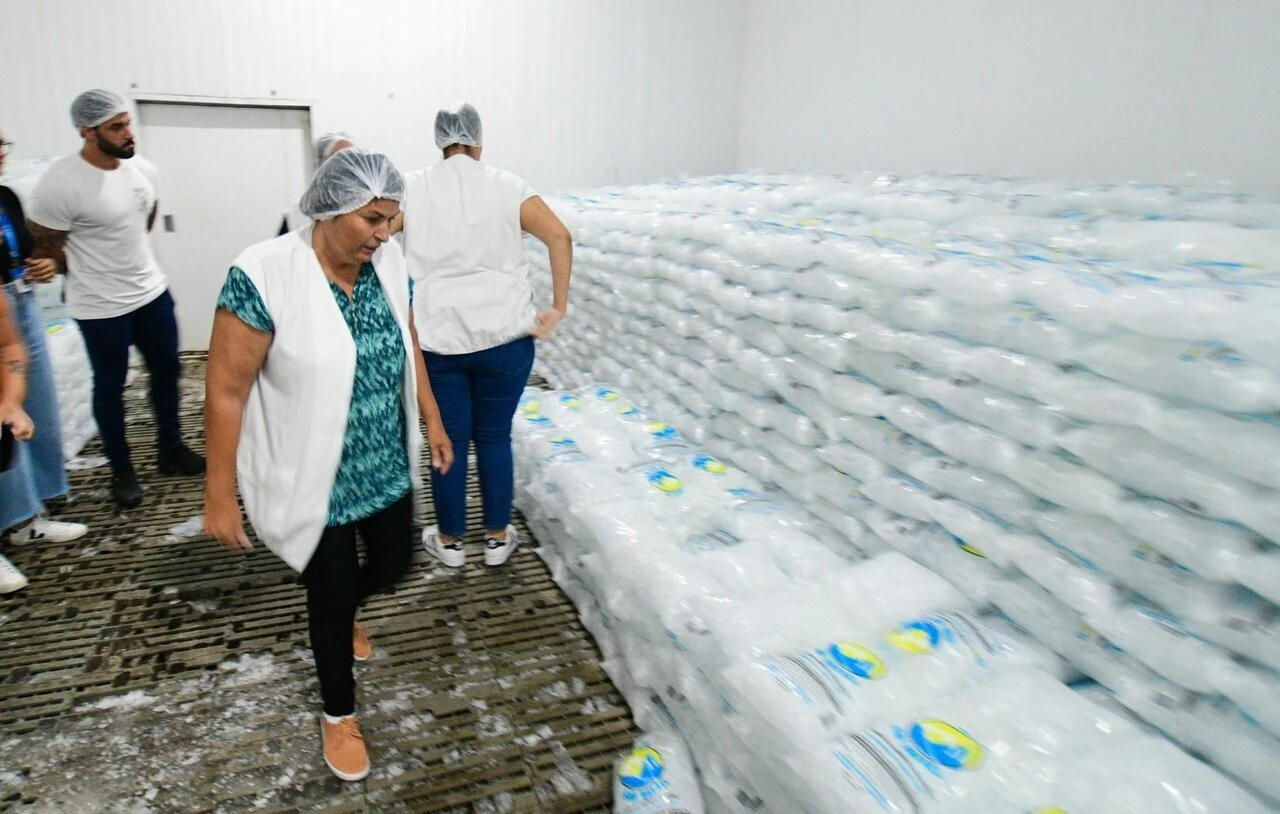 Operação Carnaval: Vigilância Sanitária Estadual fiscaliza fábricas de gelo em Maragogi