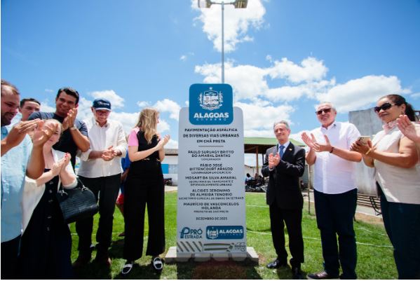 Governador em exercício inaugura pavimentação em Chã Preta e destaca avanço das obras em Alagoas