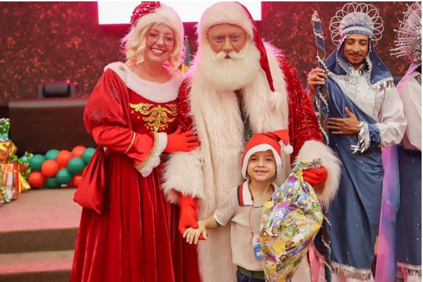 Crianças da rede estadual ganham brinquedos do projeto Natal Solidário