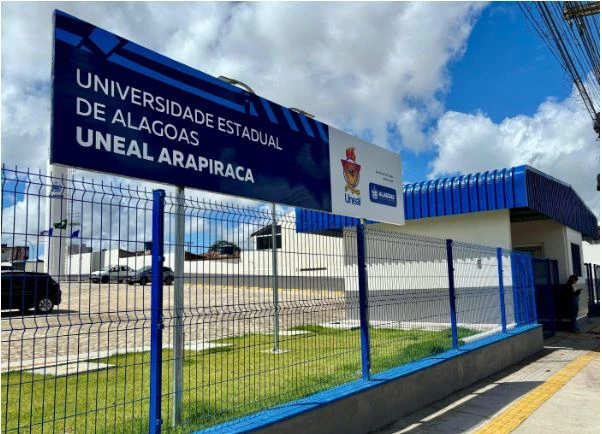 Uneal lança edital com 51 vagas para professores externos