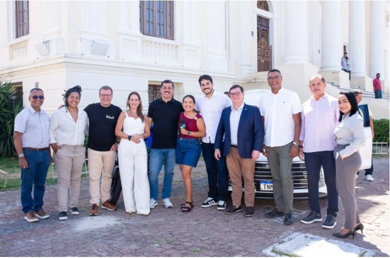 Prefeitura participa da entrega dos prêmios do Natal Premiado e reforça apoio ao comércio local